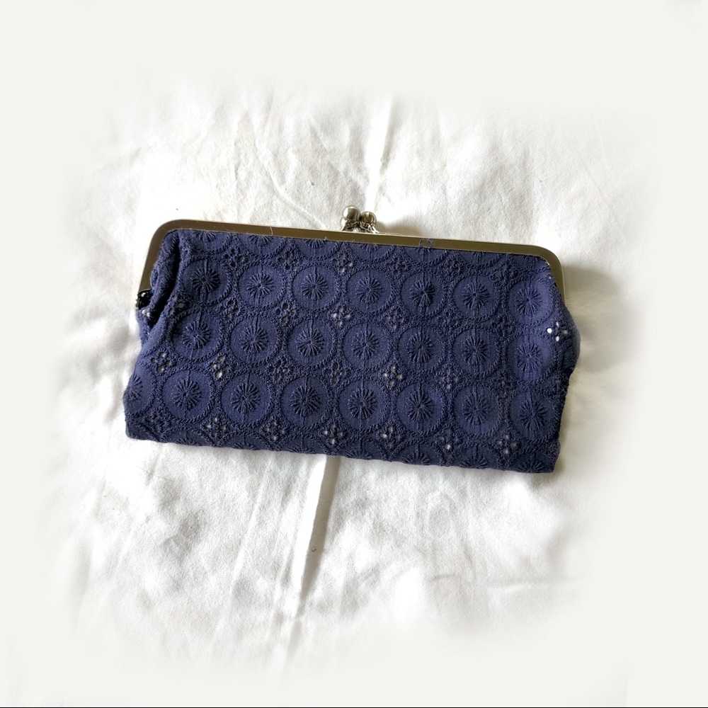 Navy Clutch